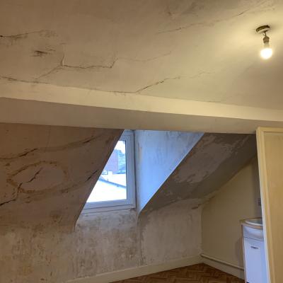 Rattrapage à l'enduit des murs et du plafond